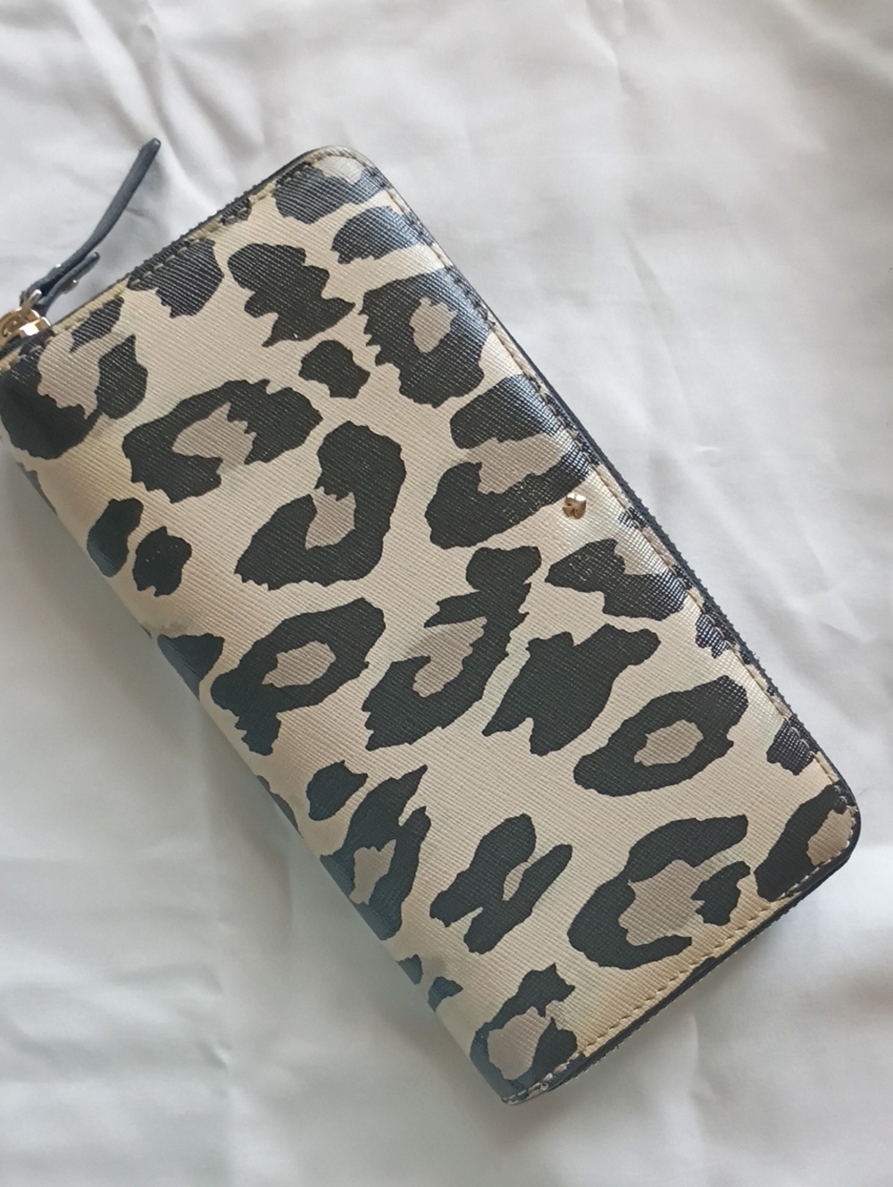Kate spade zip around wallet animal leopard print